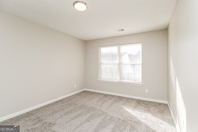 Building Photo - 60 Meadowridge Dr
