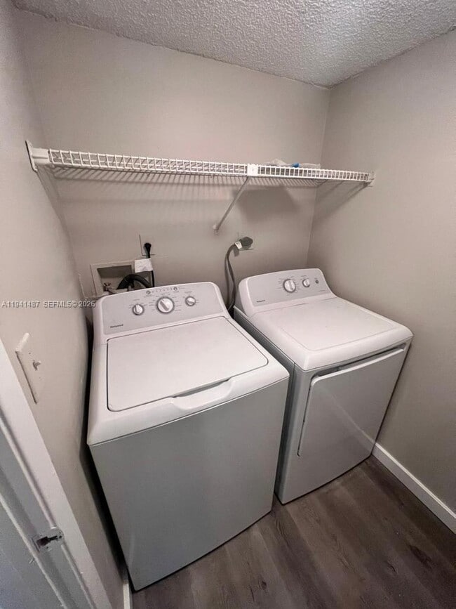 Building Photo - 403 Gardens Dr