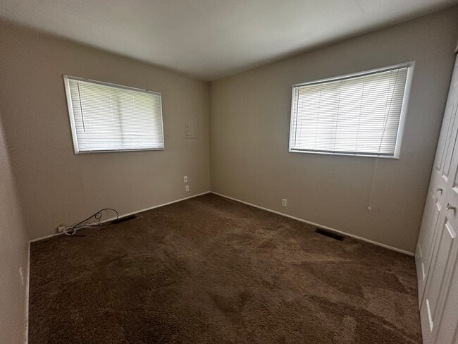 Building Photo - 1115 Ebeling Dr