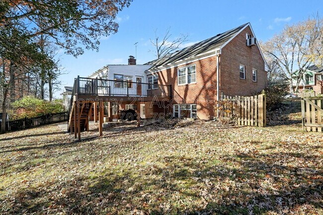 Building Photo - 3107 Valley Ln