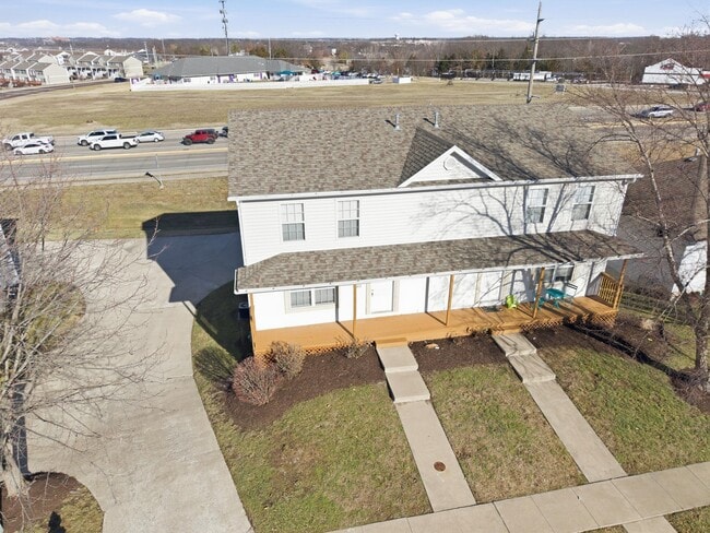 Building Photo - 2413 Northampton Dr