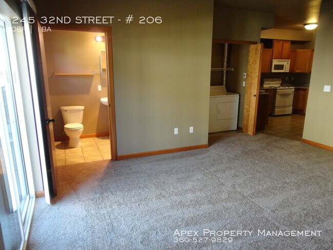 Building Photo - Stoneway Apartments