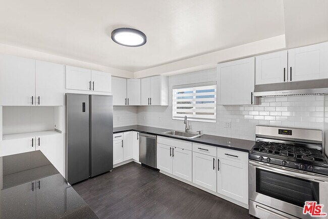 Building Photo - 25226 Loytan St