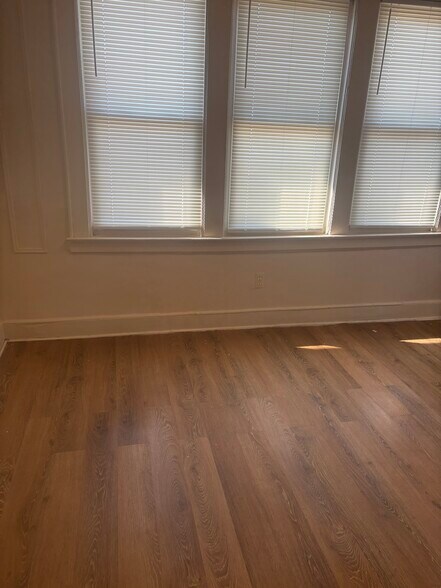 Building Photo - 378 Myrtle Ave