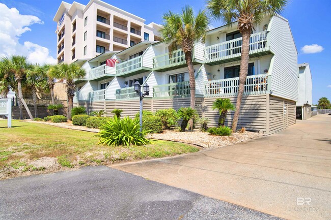 Building Photo - 554 E Beach Blvd