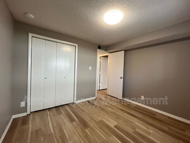 Building Photo - 515 S 2nd St