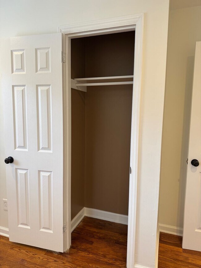 Building Photo - Black Mountain Gem Near Lake Tomahawk!