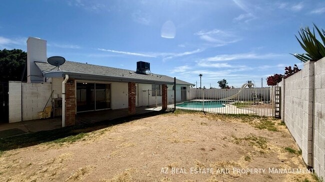 Building Photo - 4440 W Yucca St