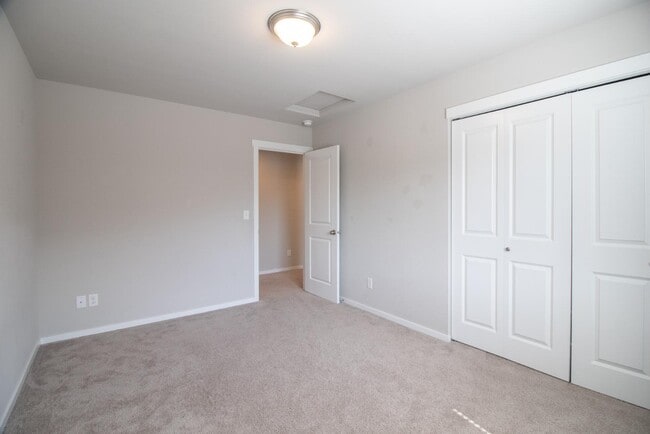 Building Photo - 2925 Cassius St NE
