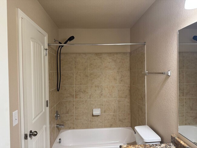 Building Photo - Everything you need! 3 bed/2.5 bath, 2-car garage