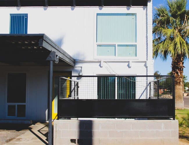 Building Photo - 3318 N 18th Ave