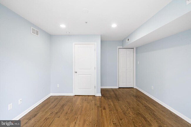Building Photo - 1811 Titan St