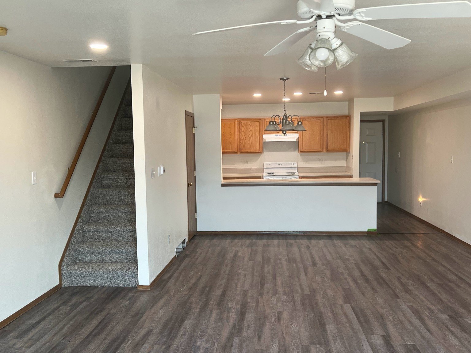 Building Photo - 764 E Clarion Dr