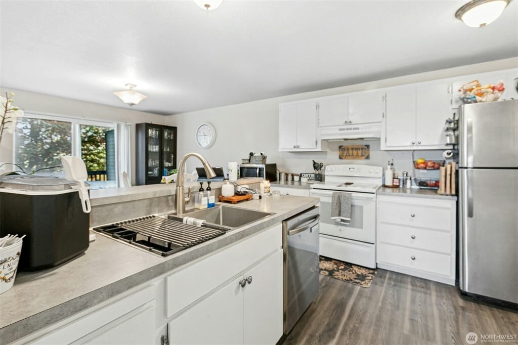 Building Photo - 5031 Sunnyside Blvd