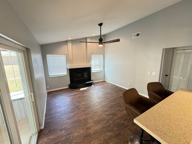 Building Photo - Your Dream Home Awaits! MASSIVE Backyard! ...