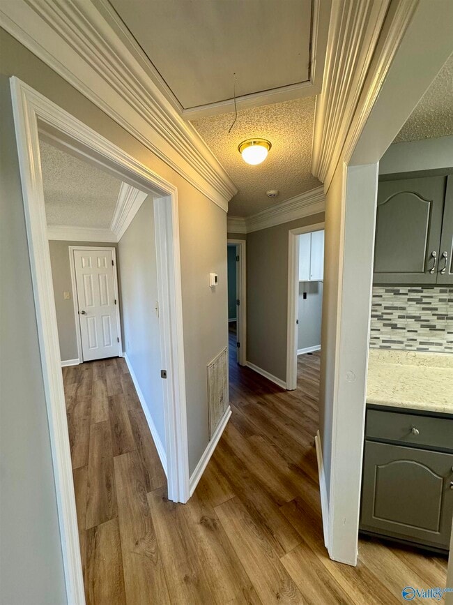 Building Photo - 17171 New Cut Rd