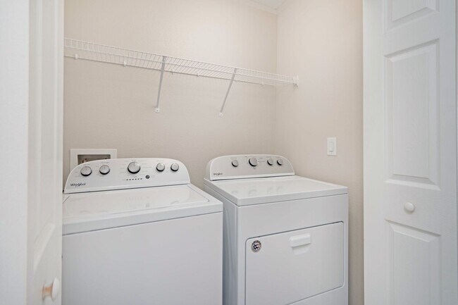 Building Photo - New 3/2.5 Townhome in Ormond Beach