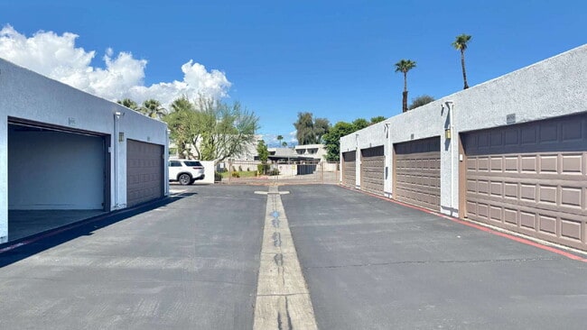 Building Photo - Rm Resort, Rancho Mirage 3 Bedrooms, 3 Bat...