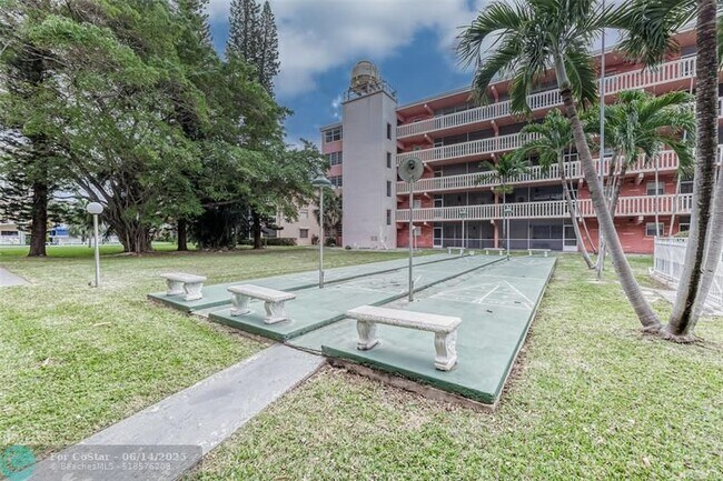 Building Photo - 200 NE 12th Ave