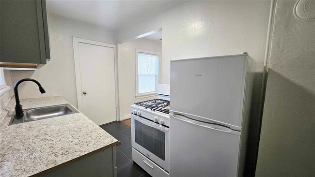 Building Photo - 3817 Key Pl