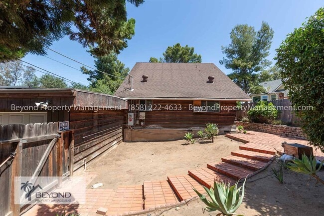Building Photo - LUXURY IN LAKESIDE , STUNNING 4 BED 3 BATH...