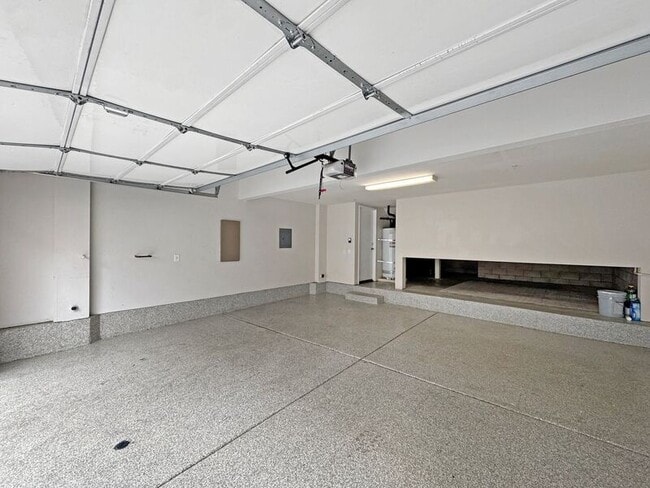 Building Photo - 3011 Cole Grade Dr
