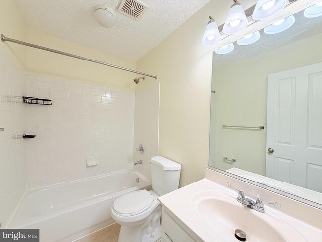 Building Photo - 1802 Chatfield Terrace