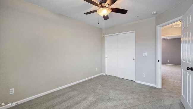 Building Photo - 12414 W Cameron Dr