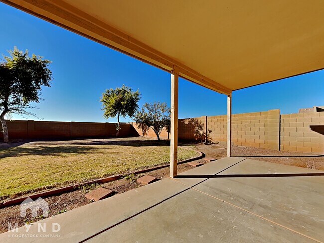 Building Photo - 1426 S 222nd Ln