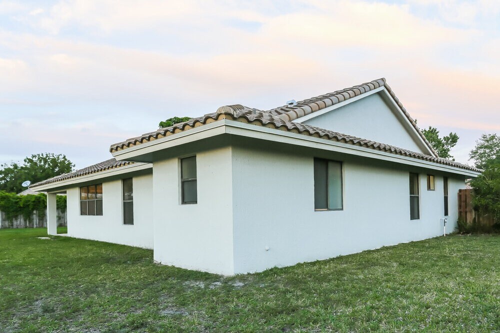 Building Photo - 487 SW 169th Terrace