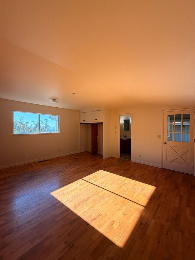 Building Photo - 809 Browns Valley Rd