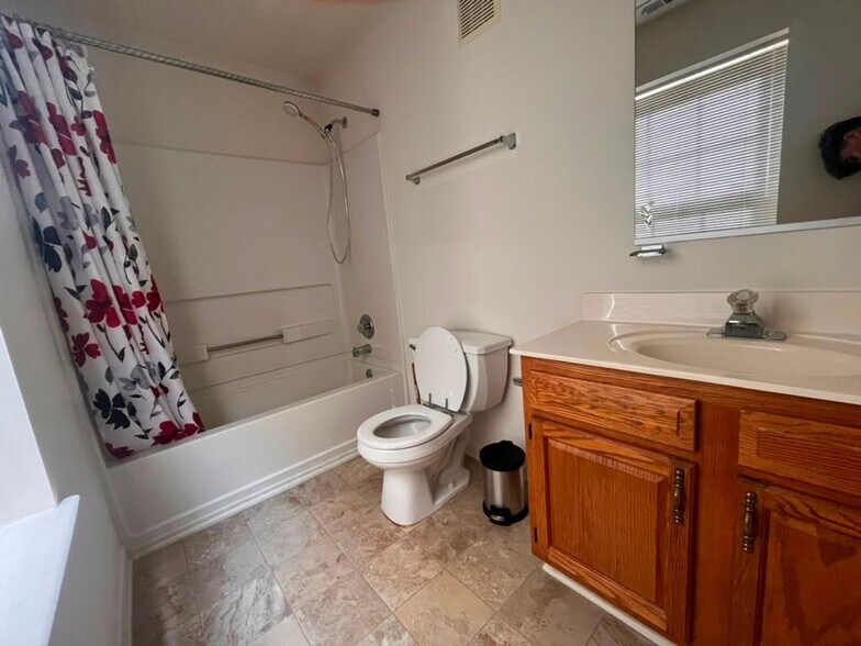 Building Photo - 6502 Home Water Ct