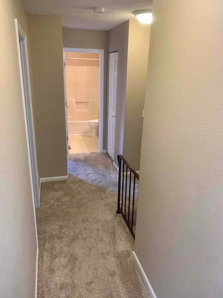 Building Photo - 2755 Pin Oak Dr