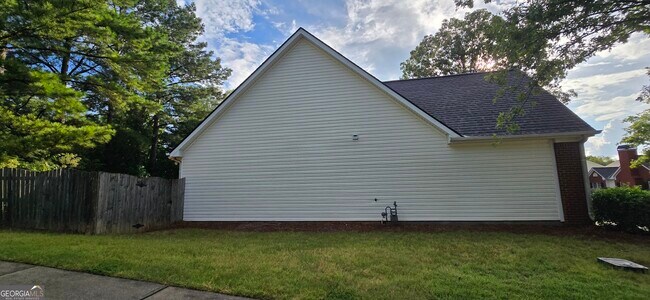 Building Photo - 2 Mill Ridge Pl