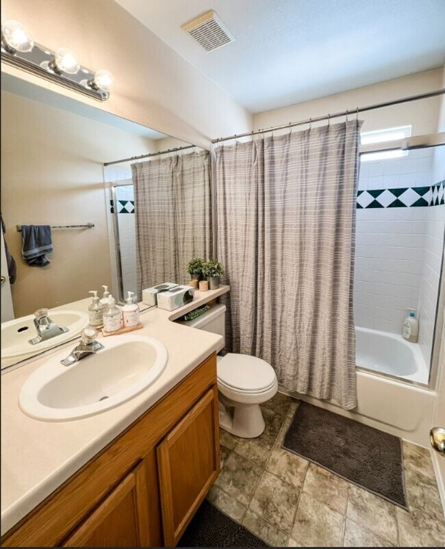 Building Photo - Lovely 4 Bedroom Home in Jackson Creek on ...