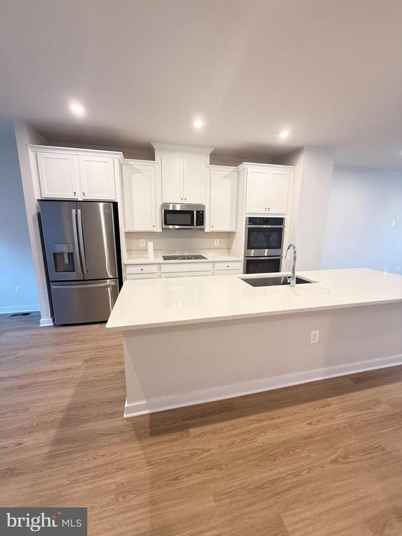 Building Photo - 2108 Acadia Rd