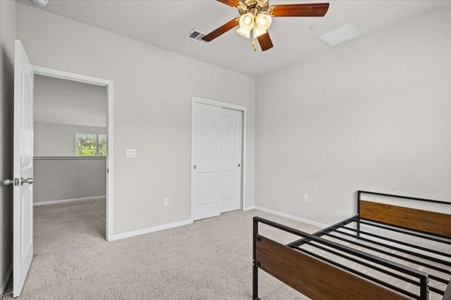 Building Photo - 516 E Slaughter Ln