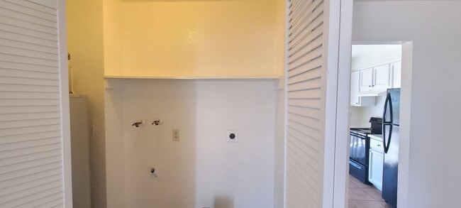 Building Photo - 2 Bed 1 Bath Spacious Gold Canyon Apartment