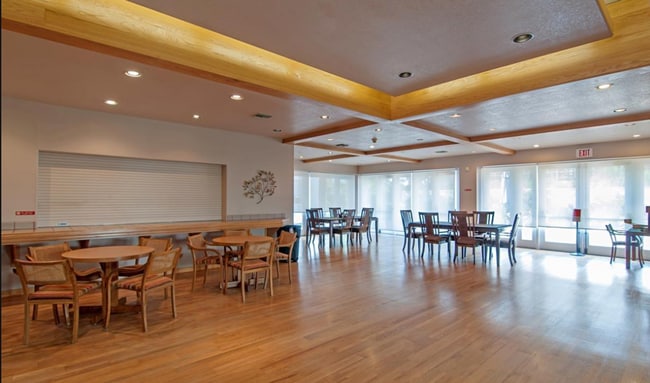 Building Photo - Second Floor Condo at the Regency Villas Community