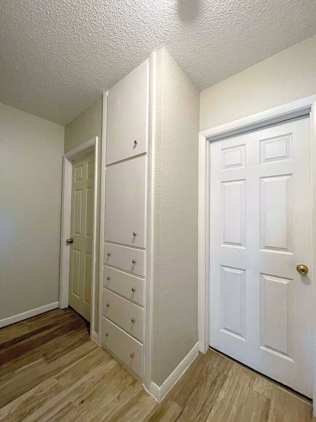 Building Photo - Nice 4 bedroom Home