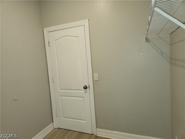 Building Photo - 827 NE 23rd Terrace