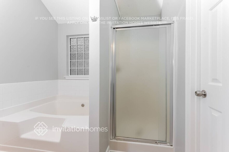 Building Photo - 4222 Arabian Way SW