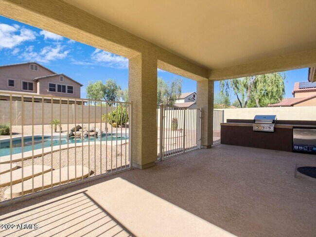 Building Photo - 2406 W Sienna Bouquet Pl