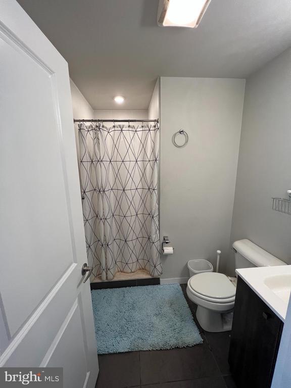 Building Photo - 4217 Chestnut St