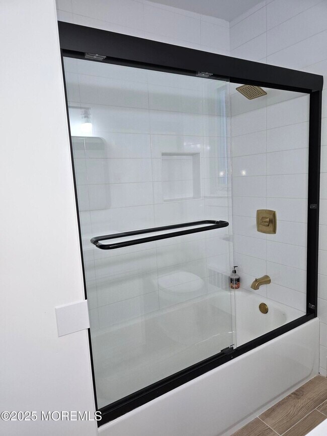 Building Photo - 142 South St