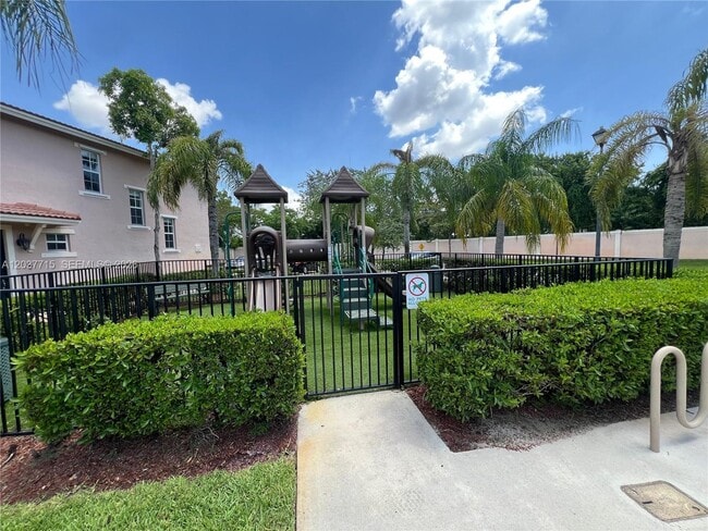 Building Photo - 280 Las Brisas Cir