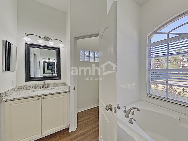 Building Photo - 832 Innergary Place