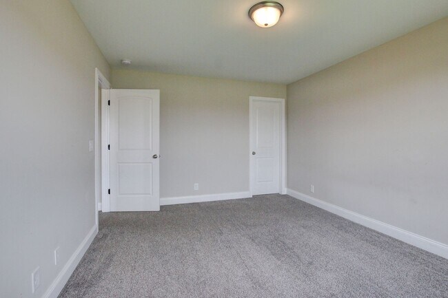 Building Photo - 230 Cotoneaster Ln