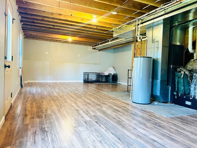 Building Photo - Beautiful Single Family Home, Sutter Woods...