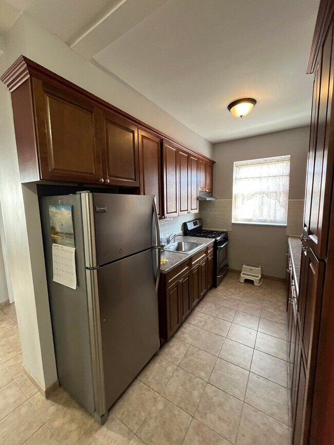 Building Photo - 2083 76th St